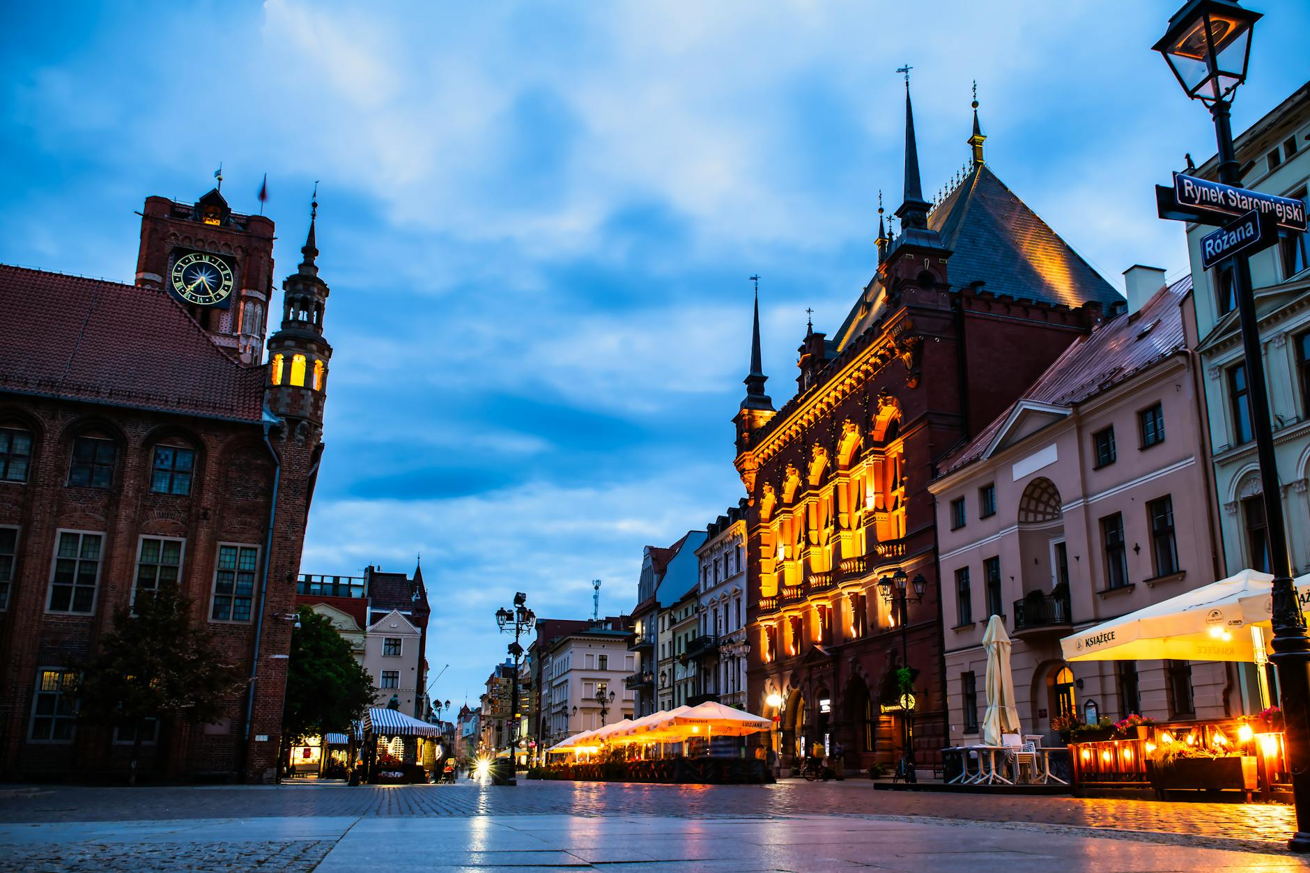 Panorama miasta Bielsk Podlaski z widocznymi budynkami i zielenią
